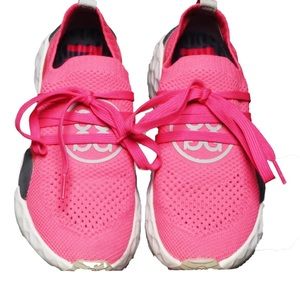 G/FORE MG4.1 Golf Shoe. Spikeless with mesh and memory foam support.